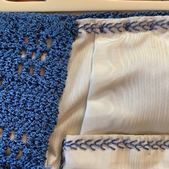 Vintage Cotton Crochet Bag Plastic Floral Handles - Picture 4 of 7